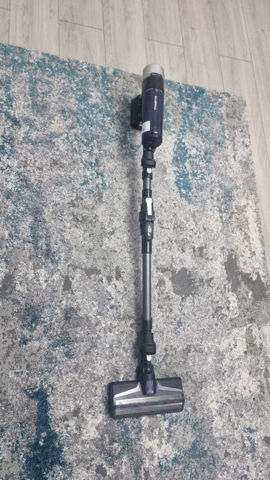 Vând aspirator vertical Rowenta