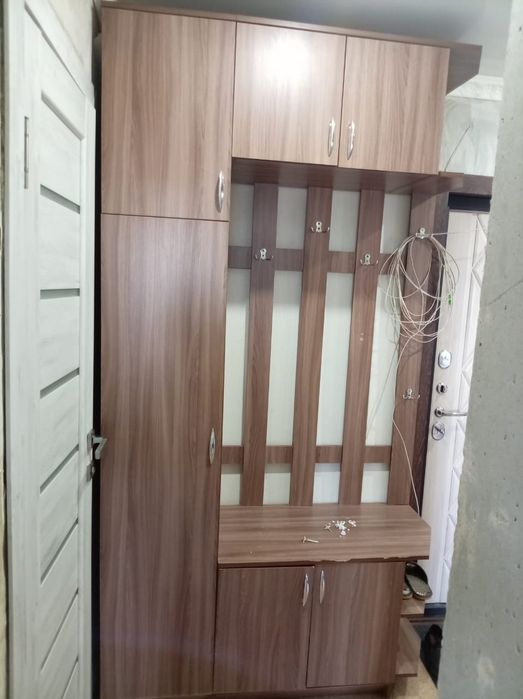 Продам прихожую  в хорошем состоянии