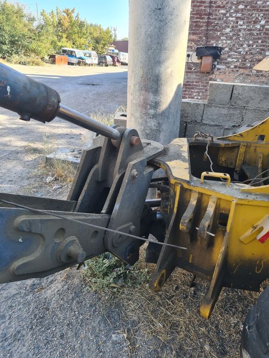 Эксковатор погрузчик по запчастям