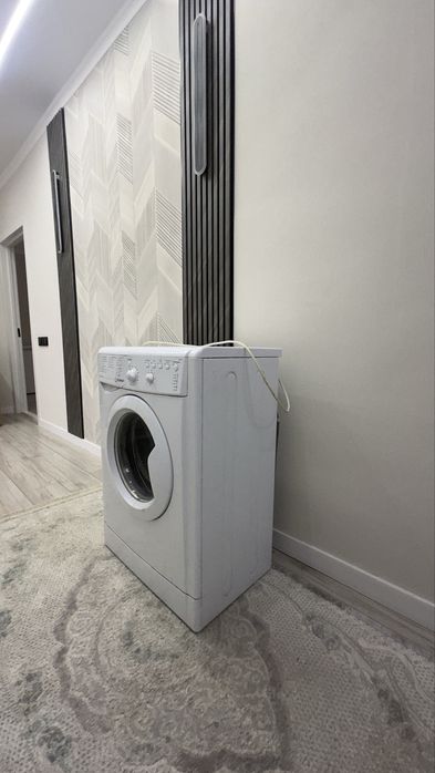 Стиральная машина INDESIT