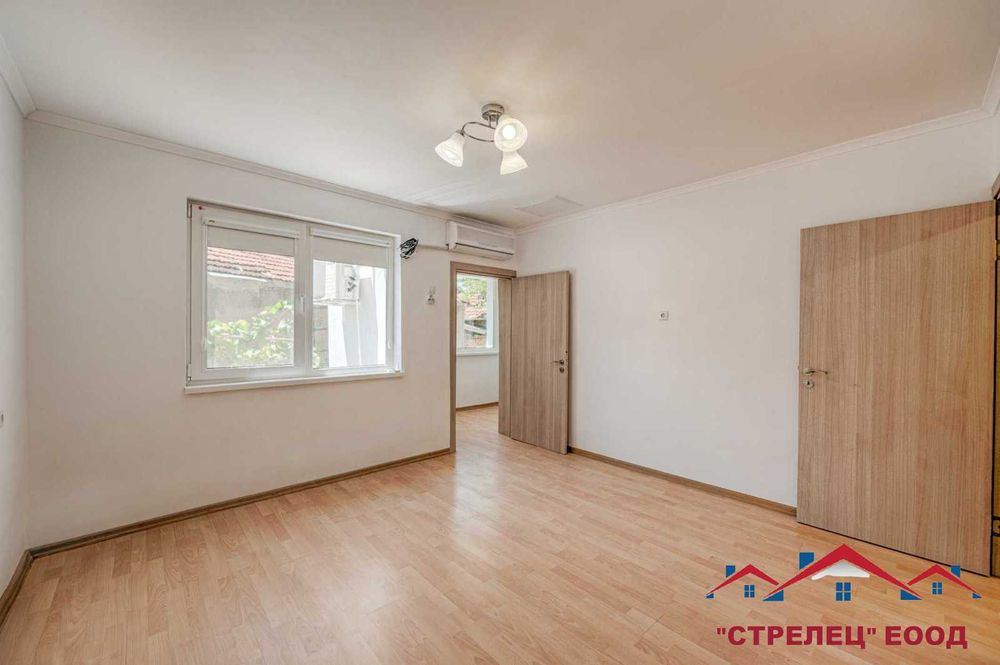 Продава се Къща в Добрич, Център - 61 кв.м за 1112 €/кв.м - Снимка #4