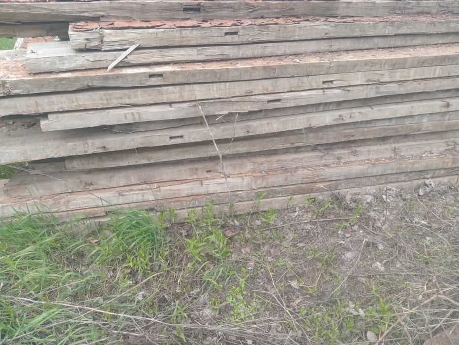 Продам оконные рамы и лес