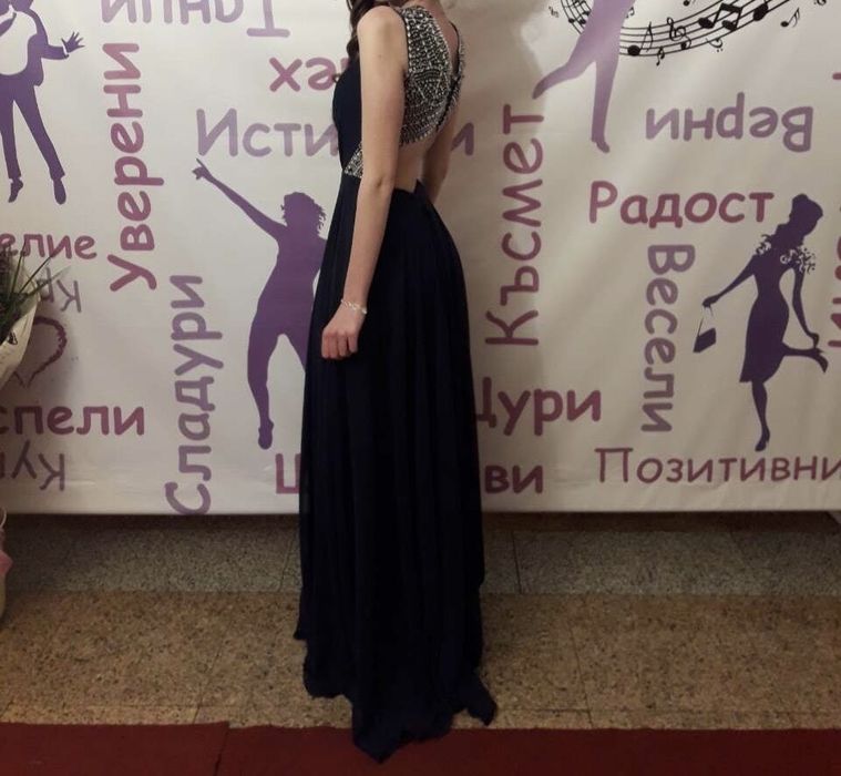 Абитуриентска рокля