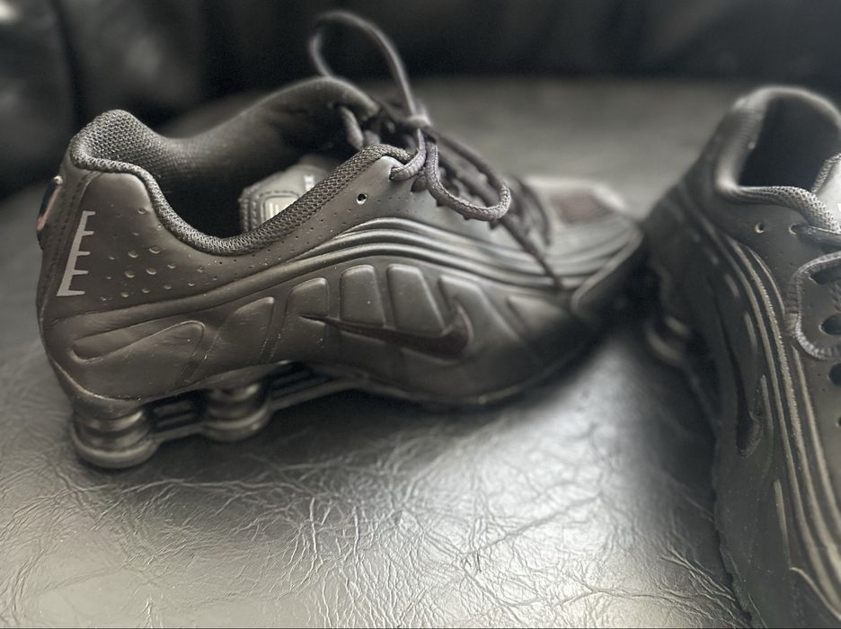 Nike Shox R4 unisex