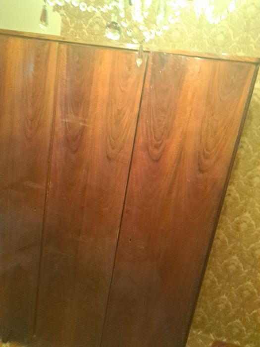 Продам шкаф 10 тысяч