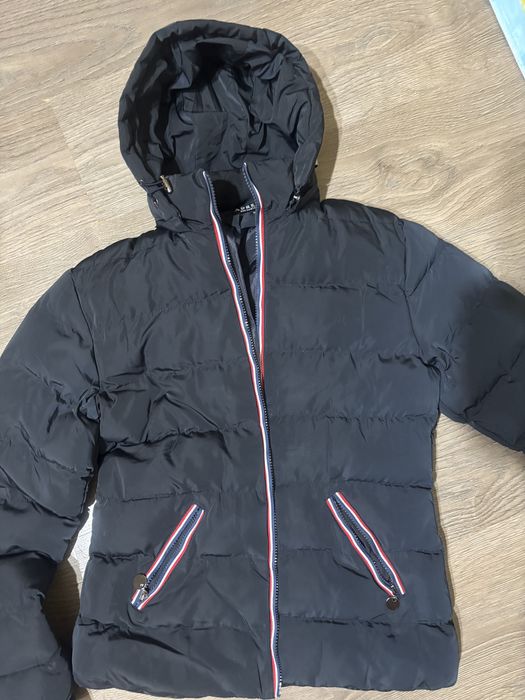 Дамско спортно яке