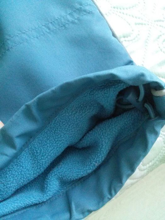 Продам комплект куртку+брюки для мальчиков