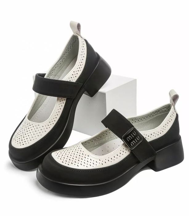 Продаются туфли на девочку фирма Miu Miu