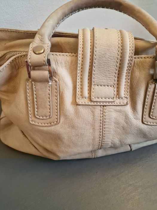 Стилна дамскачанта от естествена кожа