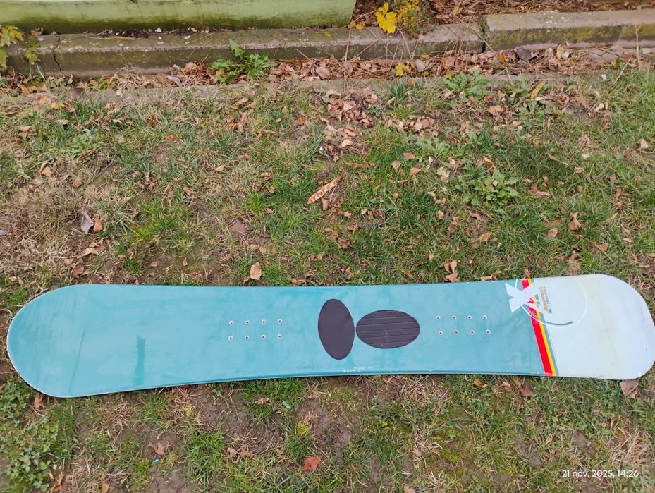 Vând placa  snowboard