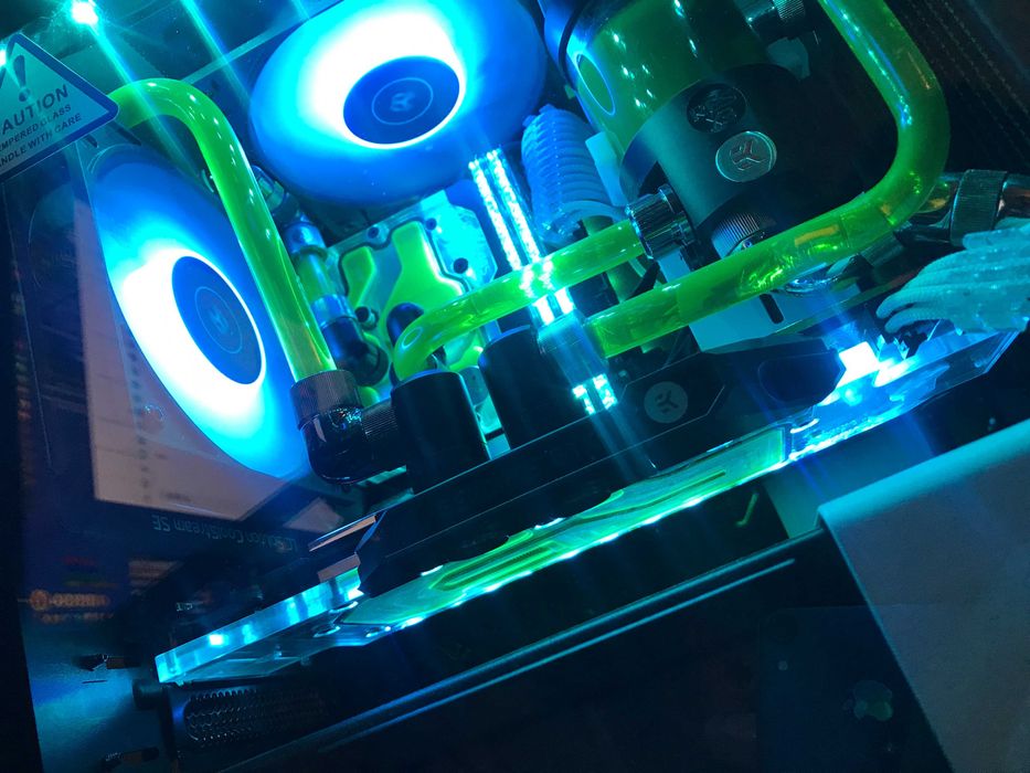ПК на кастомной СЖО (i7 8700k, GTX1080TI, Z390)