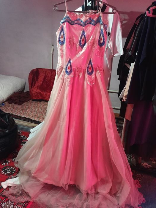 Платье  вечерний