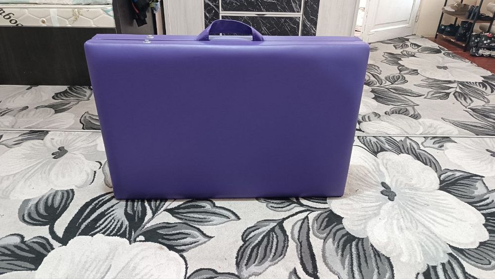 Yangi chaamadan kushetka sotiladi.