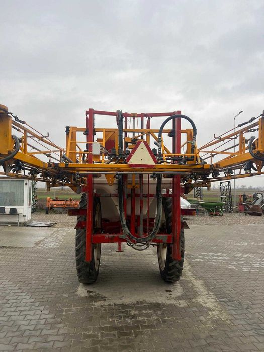 Прикачна пръскачка Agrifac – 3000 л, 24 м
