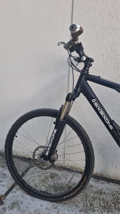 Bicicleta MTB full suspension