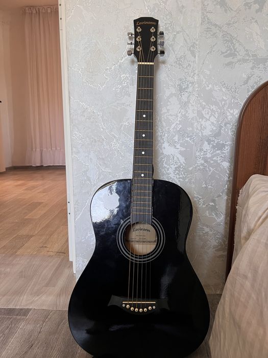 Продается Гитара 38см Levinson