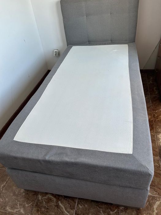 Vând canapele in stare foarte buna