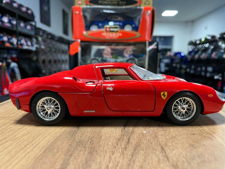 BBURAGO метална колекционерска количка модел  FERARRI 250 1965г. 1:18
