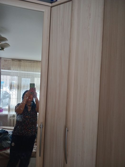 Продам угловой шкаф