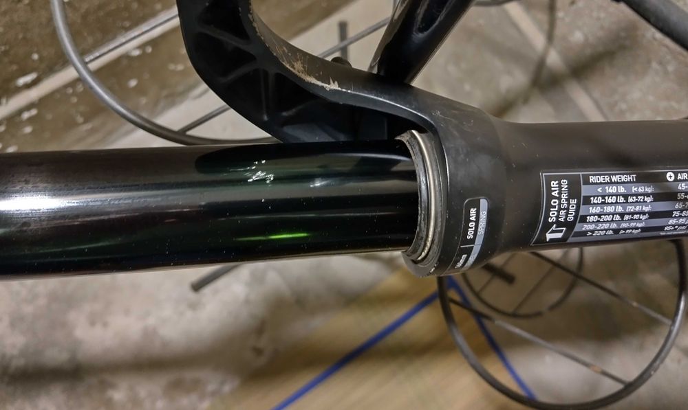 Вилка RockShox Yari RC [27.5] 170mm