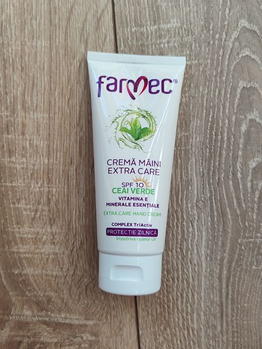 Crema de mâini cu ceai verde SPF 10