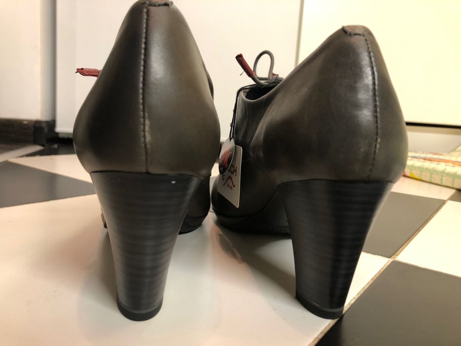 Tamaris естествена кожа дамски обувки с ток 41