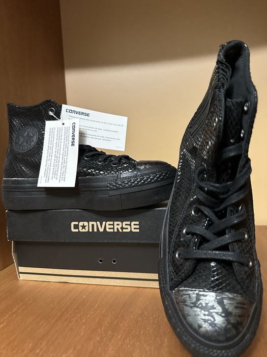 Маратонки- Converse