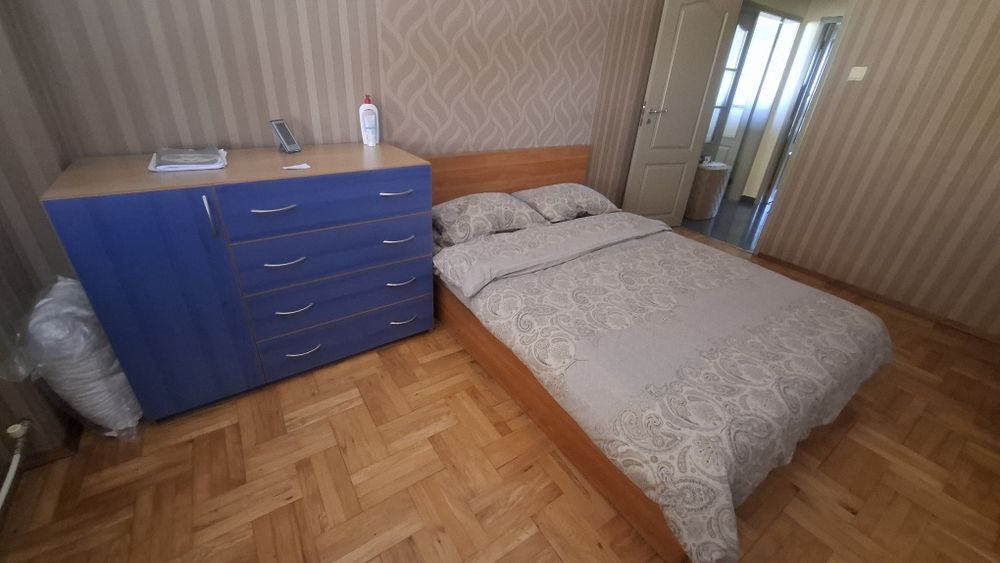 Гардероб и скрин комплект за спалня