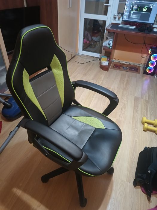 Гейминг стол в перфектна кондиция