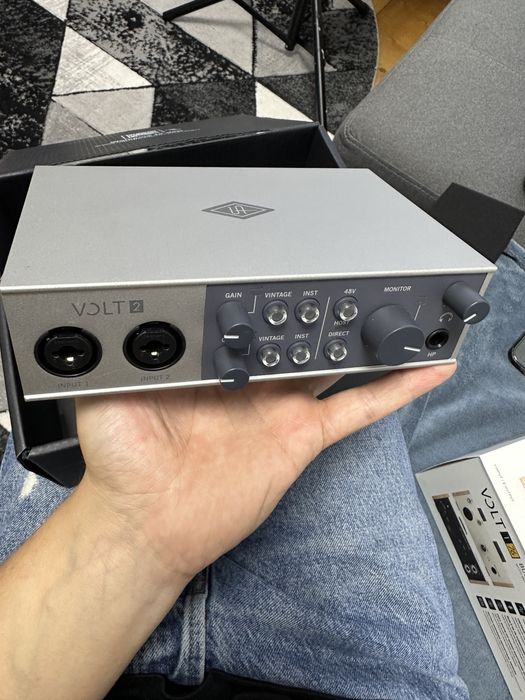 Vând tascam si universal audio volt 2