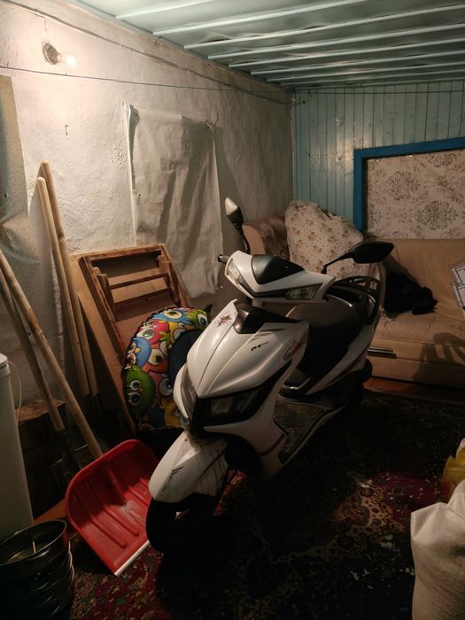 Обменяю м8 в среднем состоянии