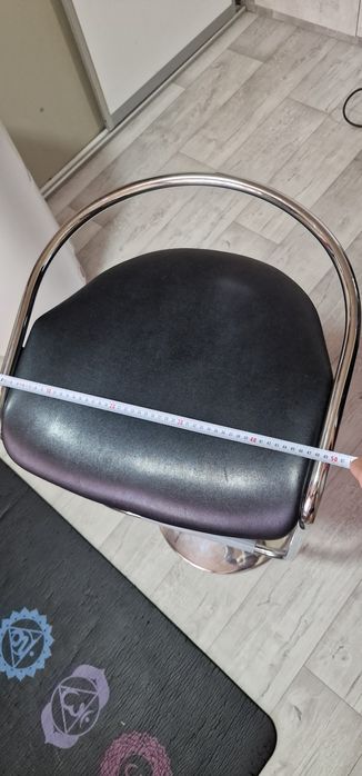 Стул барный с регулировкой высоты