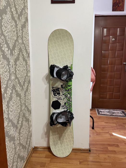 Placa snowboard 140 cm burton cu legaturi