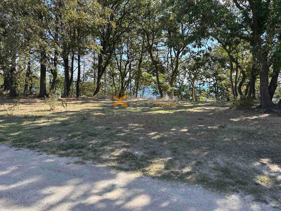 Къща на 20 мин. с авт. от центъра на гр. Варна и на 5 мин. от морето