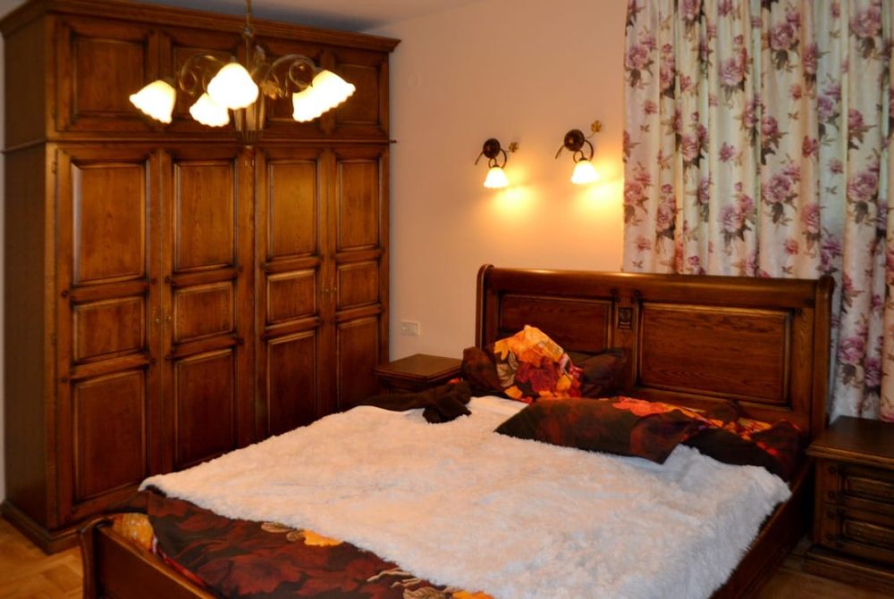 Масивна дъбова спалня със матрак