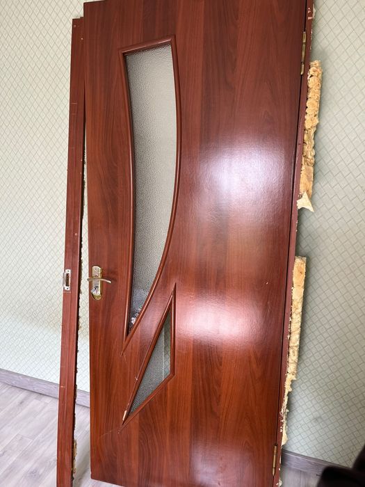 Продаётся двери срочно