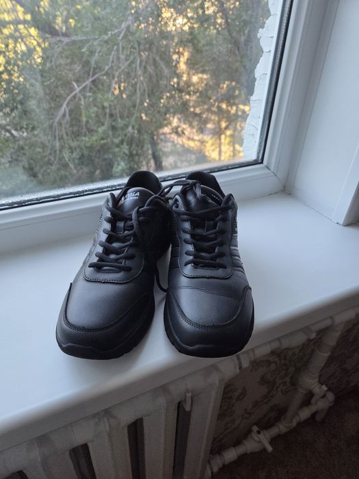 Продаются кроссовки Kagila.45-46 рамер.