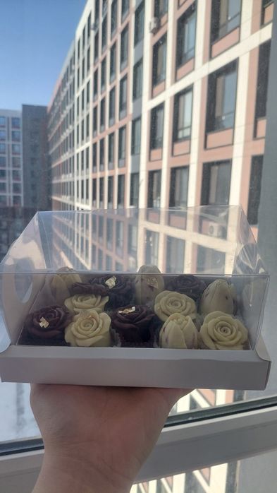 Клубника в шоколаде в виде Цветов