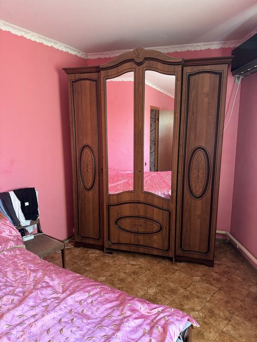 Продается спальный гарнитур