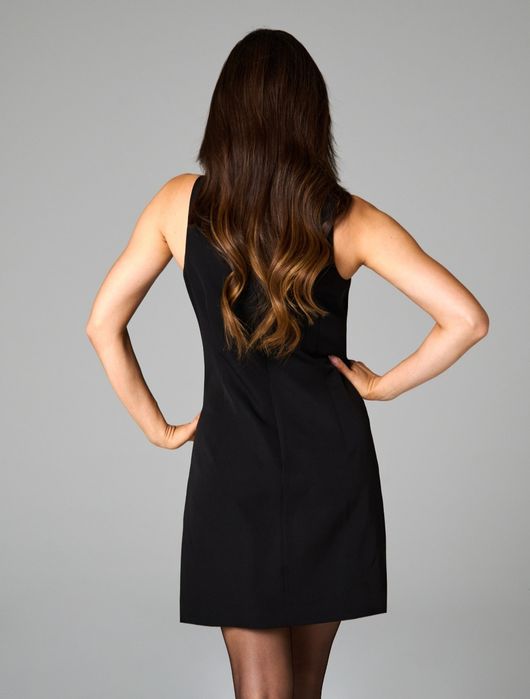 Налична черна рокля в кристали