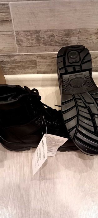 Чисто нови кубинки зимни и летни 44 номер