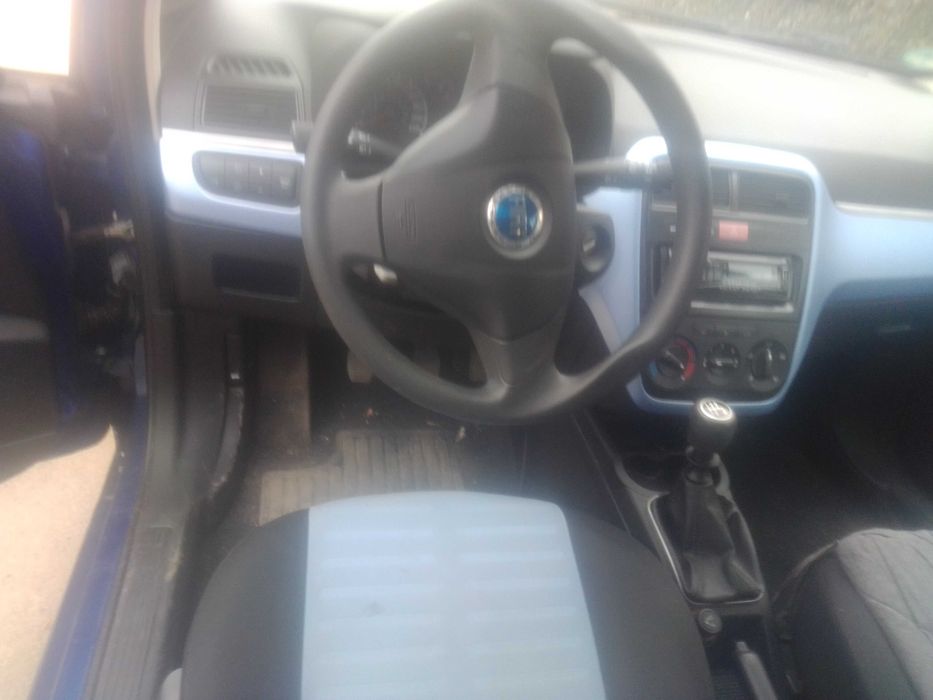 vand fiat punto  2005 stare foarte buna asigurare verificare facuta