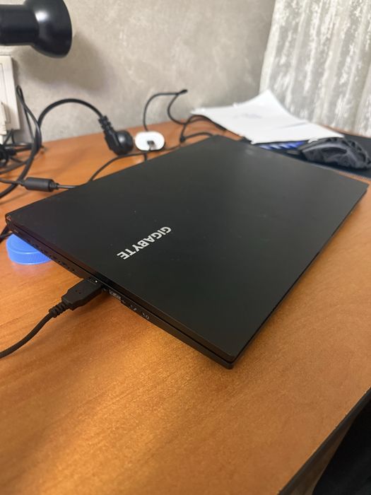 Срочно продам Игровой Ноутбук Gigabyte