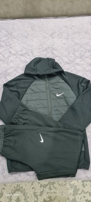 Спортивные костюмы