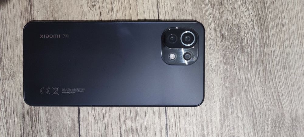 Телефон xiomi 11 lite 5 g