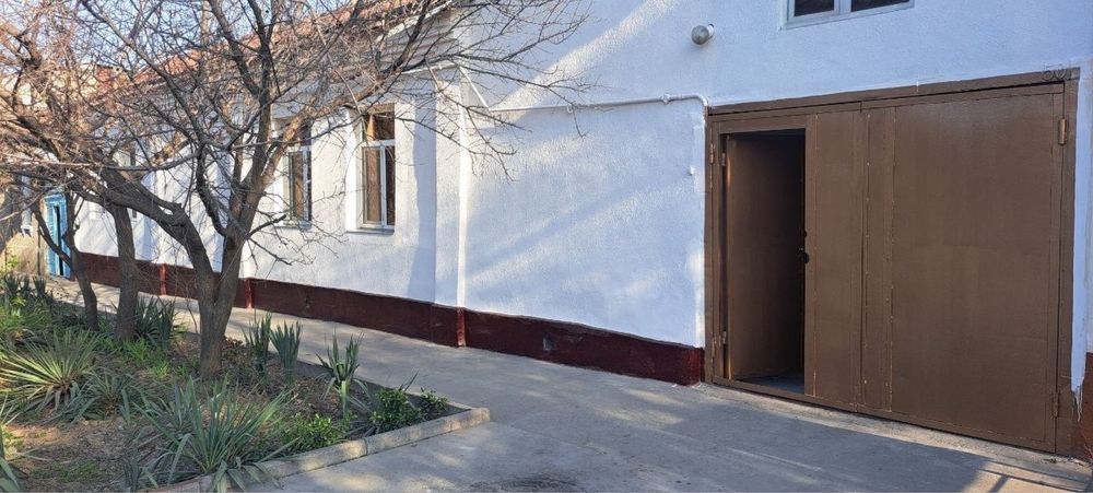 дом под слом  Вдоль дороги первая линия  Ботаника-таштюрьма