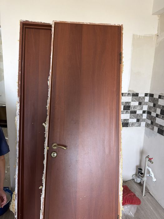 Есіктер сатамын(б/у)