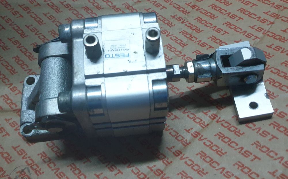 Cilindru piston pneumatic Festo