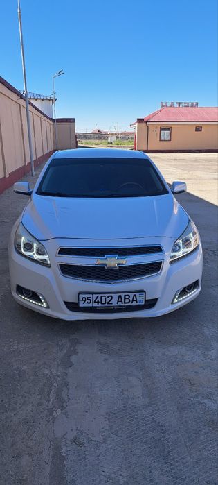 Малибу 1 2013 год Цвет белый жемчуг Пробег 83000 км Краска 100% Шумка