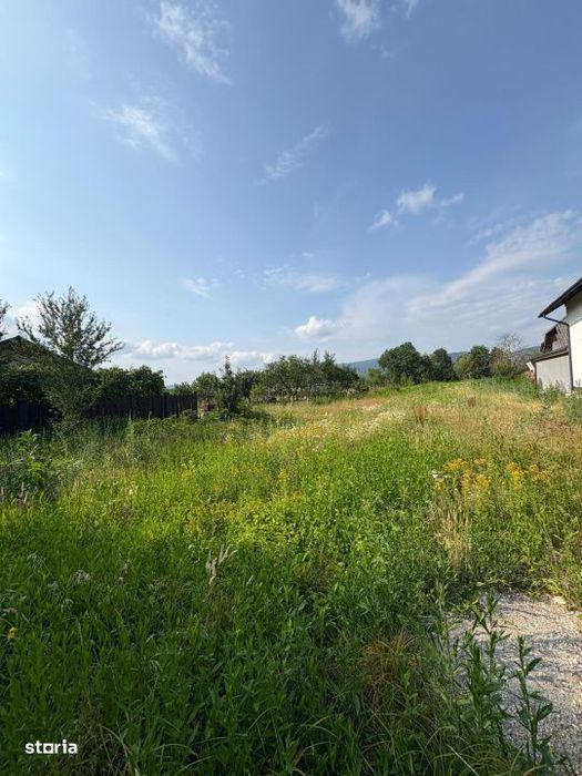 Teren intravilan 2.200 mp, zona Busag